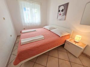 23958816-Ferienwohnung-4-Senj-300x225-5