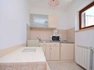 23958820-Ferienwohnung-2-Senj-300x225-5