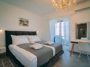 23033031-Ferienwohnung-2-Senj-300x225-3