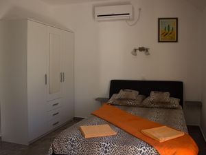 23047307-Ferienwohnung-2-Senj-300x225-3