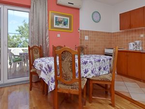 18323262-Ferienwohnung-6-Senj-300x225-4