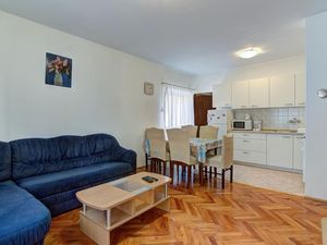 19348167-Ferienwohnung-7-Senj-300x225-5