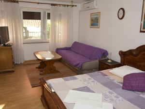 23932436-Ferienwohnung-3-Senj-300x225-3