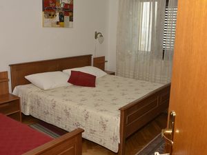 23932982-Ferienwohnung-4-Senj-300x225-3