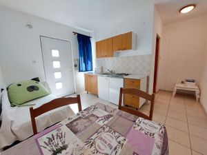 23940096-Ferienwohnung-2-Senj-300x225-4