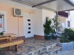 23946504-Ferienwohnung-3-Senj-300x225-4