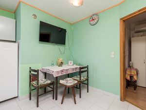 23738341-Ferienwohnung-3-Senj-300x225-4