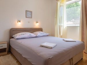 23741096-Ferienwohnung-4-Senj-300x225-3