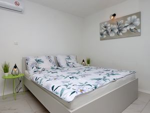 23982309-Ferienwohnung-2-Senj-300x225-5