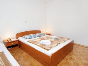 23928597-Ferienwohnung-3-Senj-300x225-4