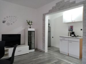 23933803-Ferienwohnung-2-Senj-300x225-5