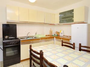 23928601-Ferienwohnung-6-Senj-300x225-5