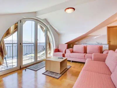 Ferienwohnung für 6 Personen (90 m²) in Senj 1/10