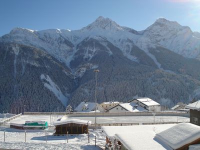 Aussicht vom Haus zum Eisplatz