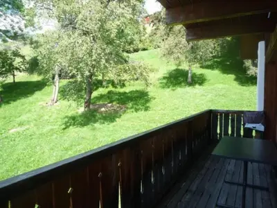 Terrasse und Gartenblick