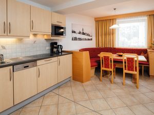 23304502-Ferienwohnung-4-Serfaus-300x225-2