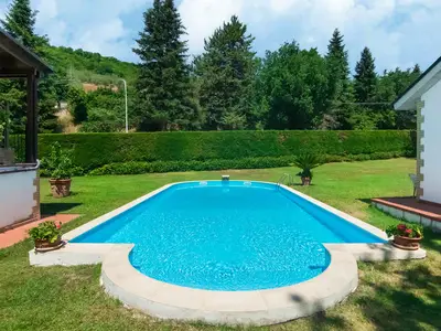 PoolOfHouse