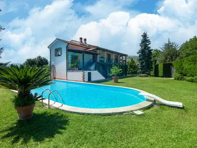 PoolOfHouse