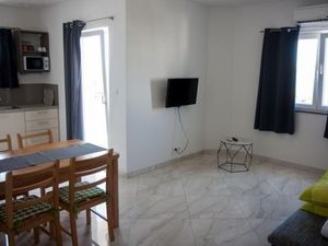 24050872-Ferienwohnung-4-Sevid-300x225-2