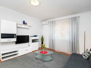 Ferienwohnung für 6 Personen (80 m²) in Šibenik