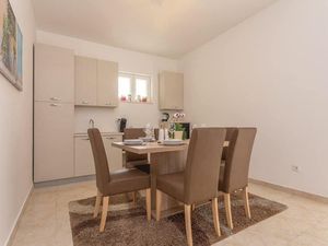 Ferienwohnung für 5 Personen (75 m²) in Šibenik