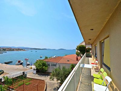 Ferienwohnung für 8 Personen (120 m²) in Sibenik-Brodarica 1/10