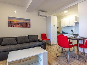 23735754-Ferienwohnung-4-Sibenik-Brodarica-300x225-1