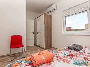 23735754-Ferienwohnung-4-Sibenik-Brodarica-300x225-4