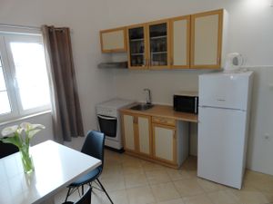 18321550-Ferienwohnung-3-Sibenik-Brodarica-300x225-3