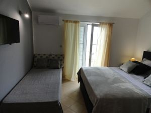 18321550-Ferienwohnung-3-Sibenik-Brodarica-300x225-4