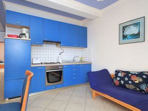 19398420-Ferienwohnung-4-Sibenik-Brodarica-300x225-2