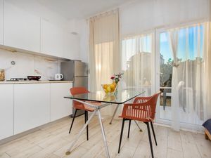 23961307-Ferienwohnung-3-Sibenik-Brodarica-300x225-3