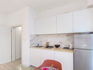 23961307-Ferienwohnung-3-Sibenik-Brodarica-300x225-5