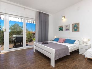 Ferienwohnung für 3 Personen (37 m²) in Sibenik-Brodarica