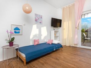 23961310-Ferienwohnung-3-Sibenik-Brodarica-300x225-2