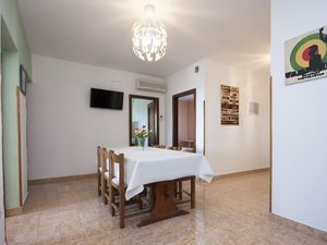 23928710-Ferienwohnung-10-Sibenik-Brodarica-300x225-1