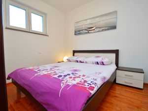 23844977-Ferienwohnung-4-Sibenik-Brodarica-300x225-5