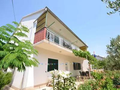 Ferienwohnung für 8 Personen (100 m²) in Sibenik-Brodarica 1/10