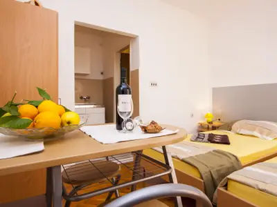 Ferienwohnung für 2 Personen (17 m²) in Sibenik-Brodarica 6/10