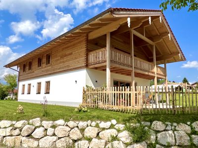 Neu gebautes Haus in idyllischer, sonniger Lage