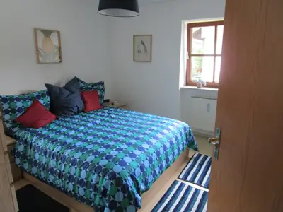 Schlafzimmer mit Doppelbett