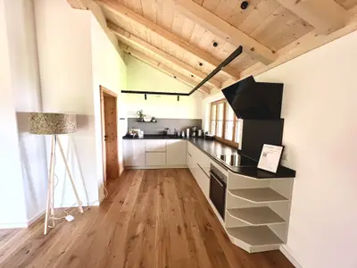 hochwertige, vollausgestattete Küche