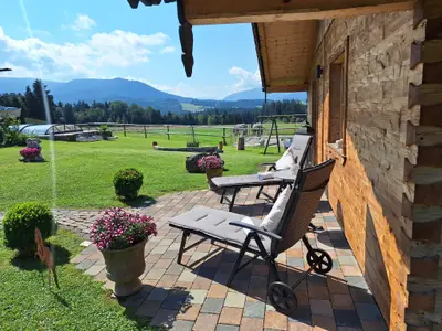 Rollliegen vormittags in der Sonne, nachmittags im Schatten