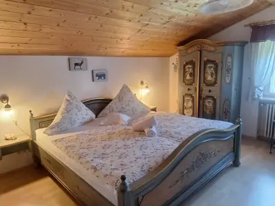 Schlafzimmer im bäuerlichen Stil