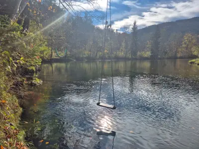 De rivier in het dorp
