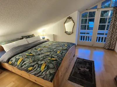Schlafzimmer 1