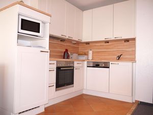 23871175-Ferienwohnung-4-Sierksdorf-300x225-5