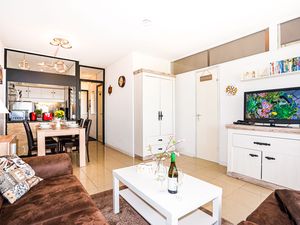 23886822-Ferienwohnung-4-Sierksdorf-300x225-2