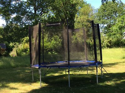 Trampolin im Garten