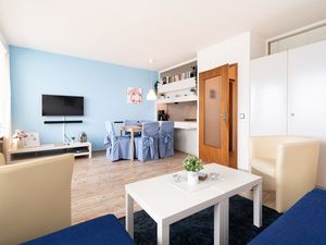 23871318-Ferienwohnung-4-Sierksdorf-300x225-3